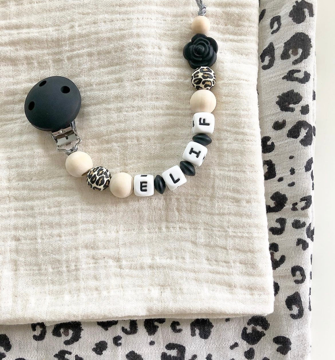 Schnullerkette DARK LEO