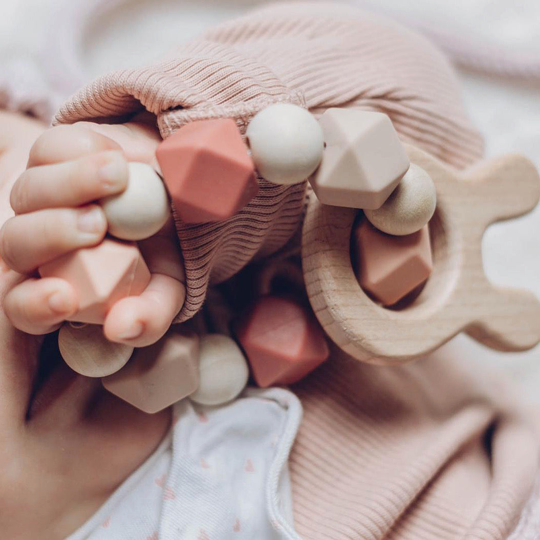 Greifling ANIMAL - peach / oatmeal / maroon